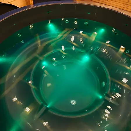 Z Jacuzzi U Mrugaly