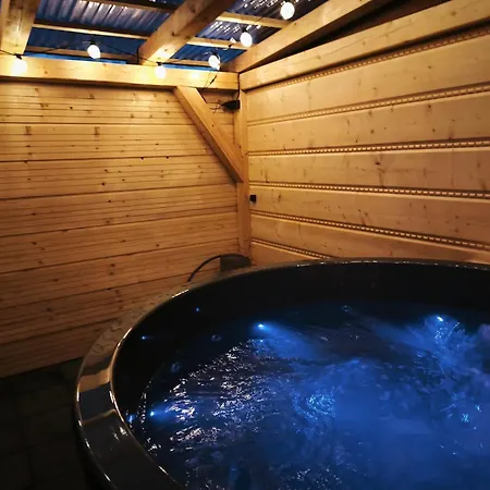 Z Jacuzzi U Mrugaly *